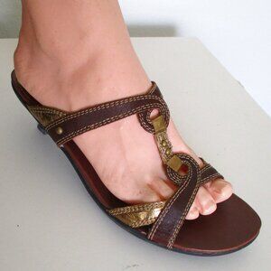 aerology by Aerosoles Womens Brown Leather & Gold Kitten Heel Slide Sandal - 9M